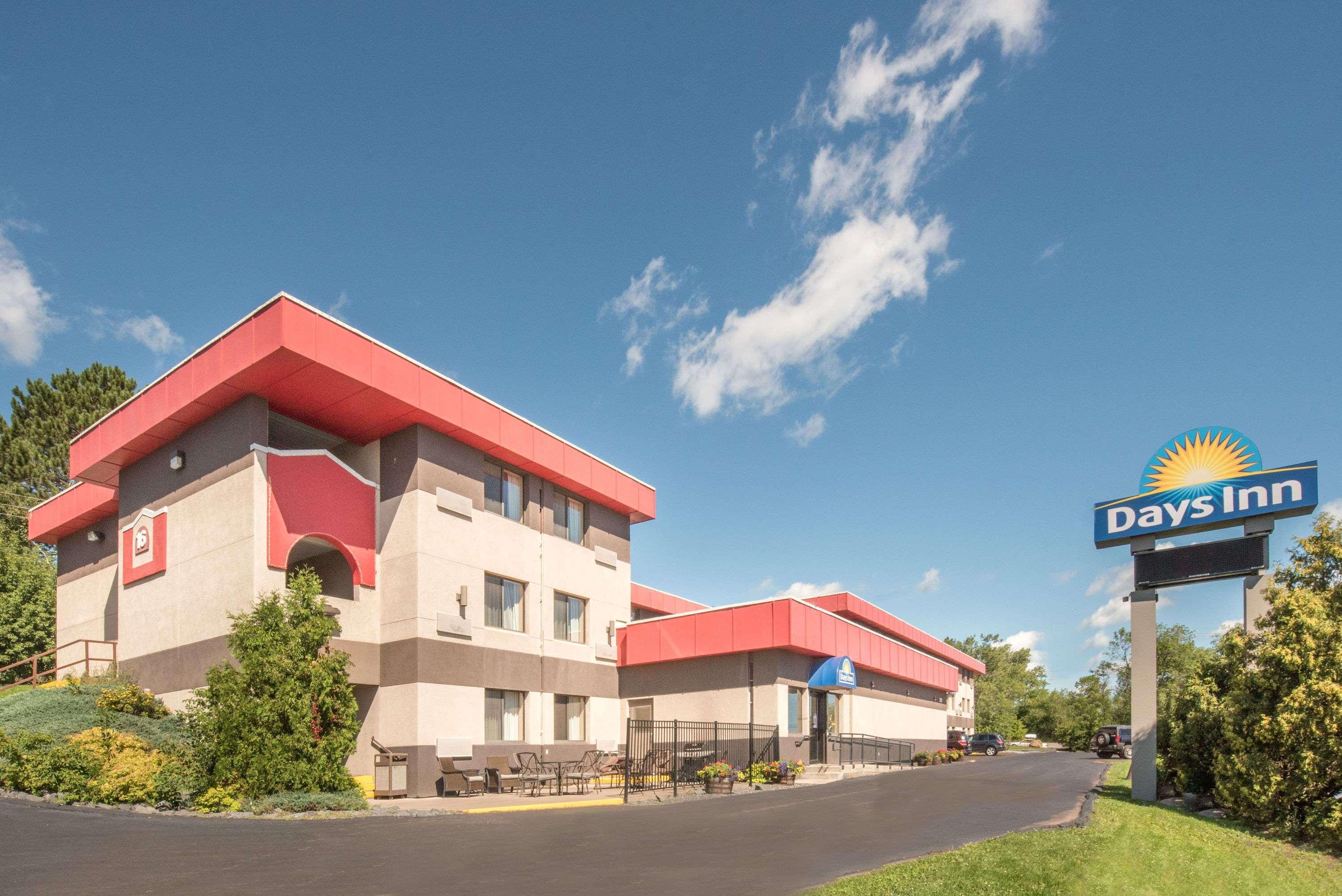 Days Inn By Wyndham Duluth Lakewalk Exterior photo